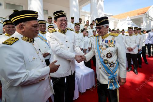 TUN AHMAD FUZI ABDUL RAZAK