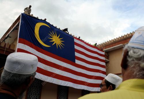 PG11_26082014_MASJID_BENDERA