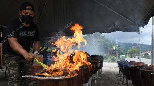 AYAM PASU