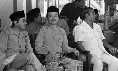DR. MAHATHIR MOHAMAD