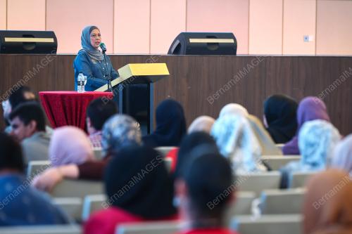 DATUK HAZIMAH ZAINUDDIN