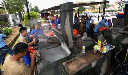 PG12_08112017_GOTONG_ROYONG