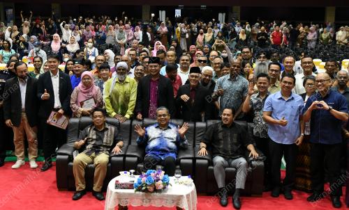 DATUK AARON AGO DAGANG