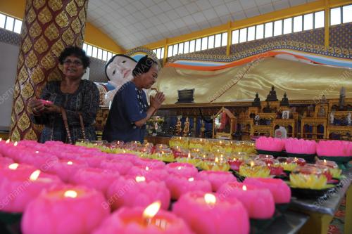 PG12_09052017_BUDDHA_WESAK