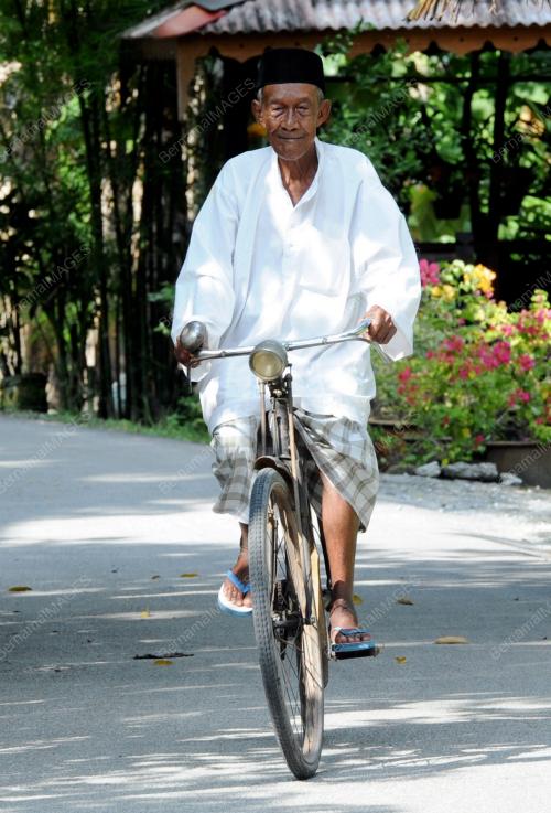 PG12_12122012_BERBASIKAL