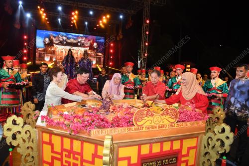 RUMAH TERBUKA