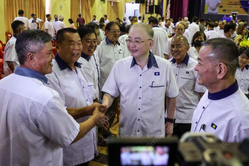 DATUK SERI IR DR WEE KA SIONG