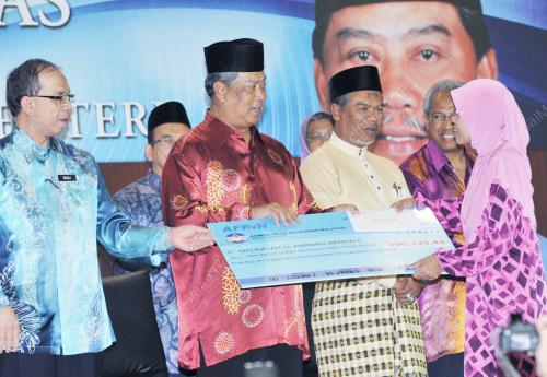 TAN SRI MUHYIDDIN YASSIN