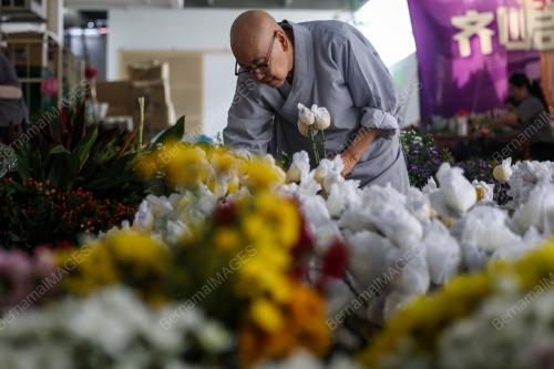 PERSIAPAN HARI WESAK