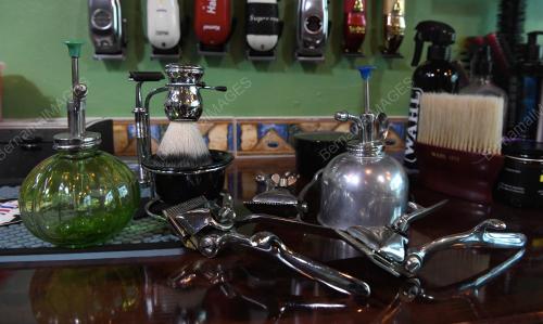 KEDAI GUNTING RAMBUT