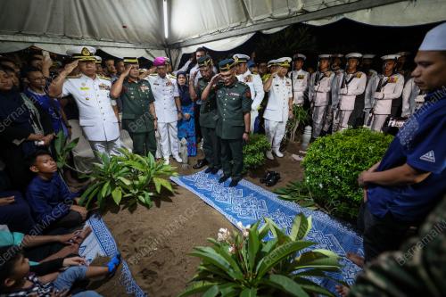 ALLAHYARHAM KOMANDER MUHAMMAD FIRDAUS RAMLI