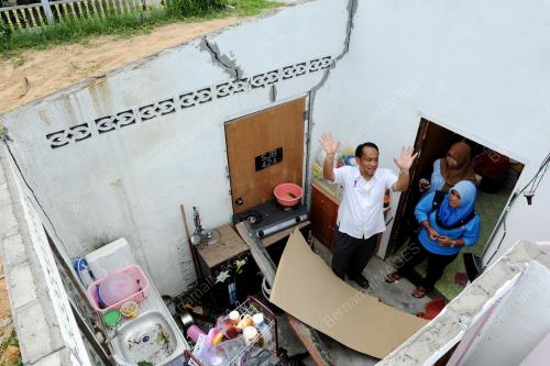 PG12_30122014_ADUN_LAWAT