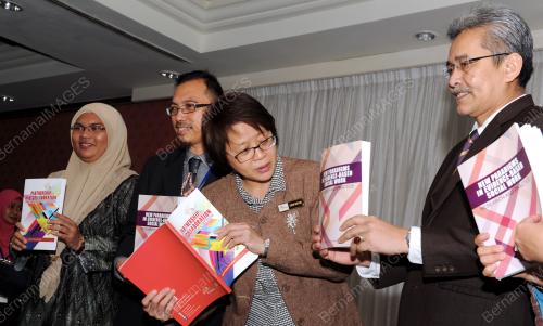 PG13_02122015_PELANCARAN_BUKU