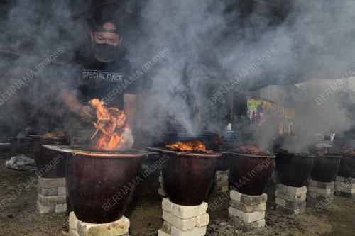 AYAM PASU