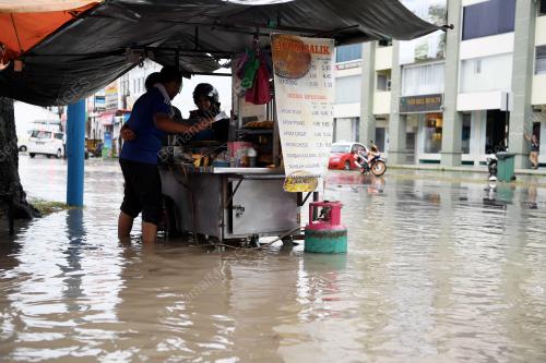 PG13_04112017_BERNIAGA_BANJIR