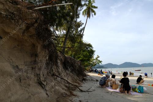 PANTAI BATU FRRINGHI