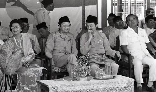 DR. MAHATHIR MOHAMAD