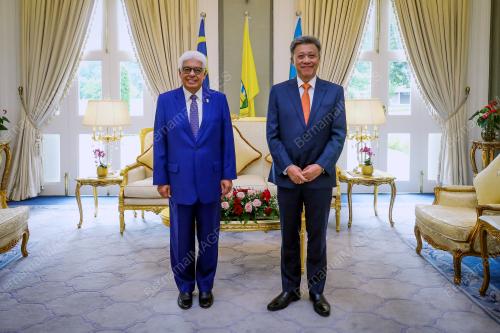 TUN AHMAD FUZI ABDUL RAZAK