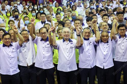 DATUK SERI IR DR WEE KA SIONG