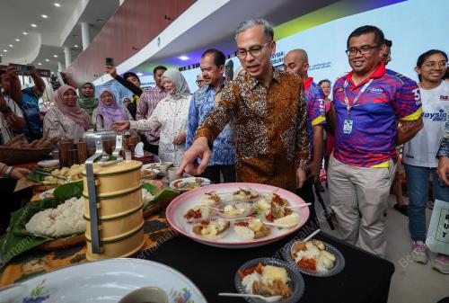 DATUK FAHMI FADZIL
