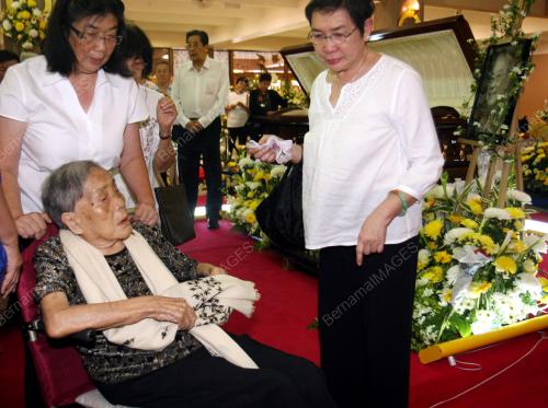 MENDIANG LIM CHONG EU