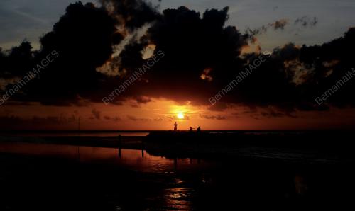 PG13_30092016_AWAN_TERBAKAR