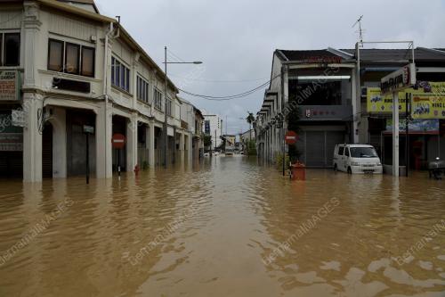 PG14_05112017_BANJIR_KILAT