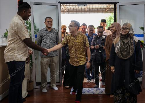 FAHMI FADZIL