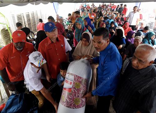 PG14_14112017_MENTERI_BANTUAN