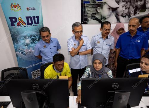 FAHMI FADZIL