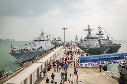 ASEAN NAVIES CITY PARADE
