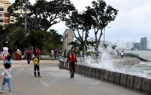 BOMBA PANTAU PADANG KOTA LAMA