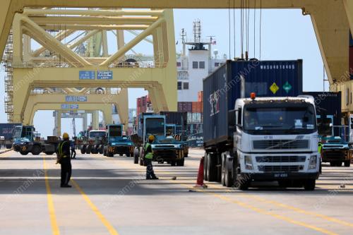 SESI LAWATAN MEDIA DI PENANG PORT