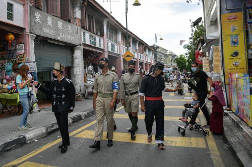 POLIS_SERAGAM LAMA