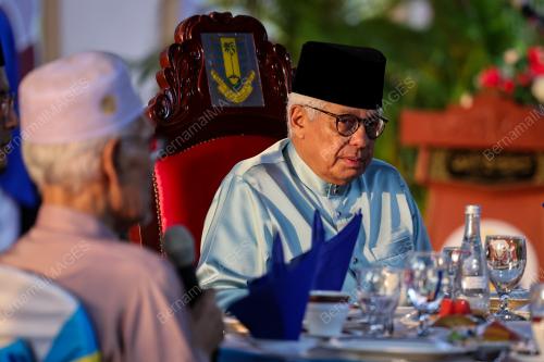 TUN AHMAD FUZI ABDUL RAZAK