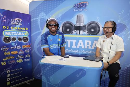 FAHMI FADZIL