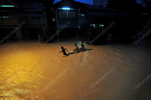 PG15_04112017_SAMPAN