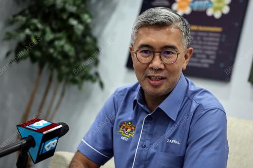 TENGKU DATUK SERI ZAFRUL TENGKU ABDUL AZIZ
