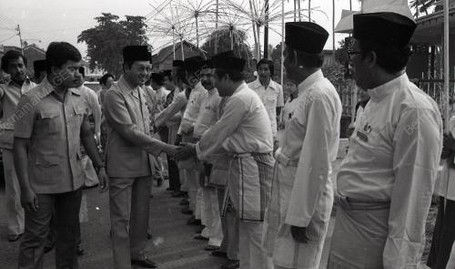 DR. MAHATHIR MOHAMAD