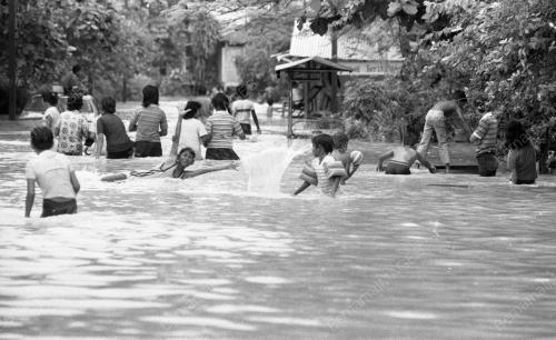 PG15_22062015_BANJIR_KILAT
