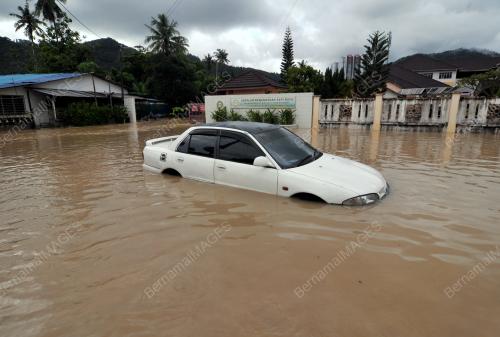 PG15_23018_KERETA_23102018