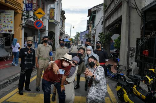 POLIS_SERAGAM LAMA