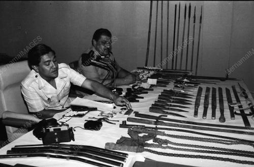 POLIS RAMPAS SENJATA