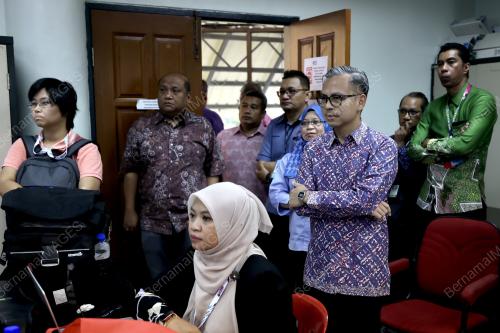 FAHMI FADZIL
