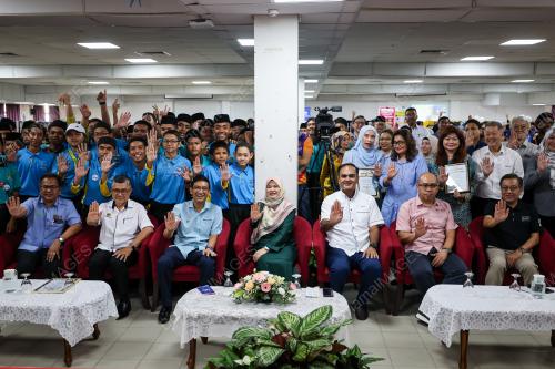 FADHLINA SIDEK