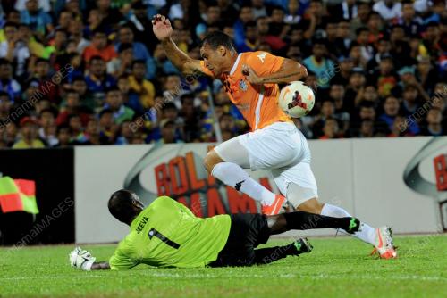 PG16_18042014_BOLA