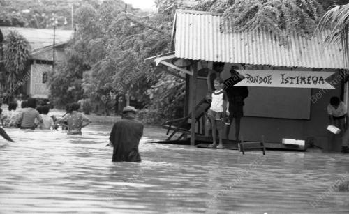 PG16_22062015_BANJIR_KILAT