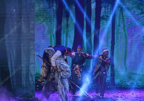 TEATER BANGSAWAN