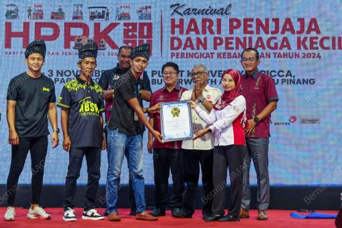 KARNIVAL HARI PENJAJA DAN PENJAJA KECIL