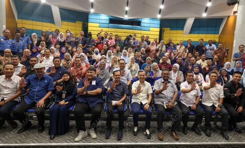 FAHMI FADZIL
